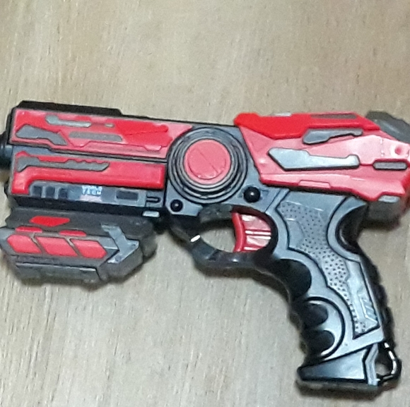 World Tech Warrior Spring Pump Swift Dart Blaster Toy - Red / Black - Picture 2 of 13